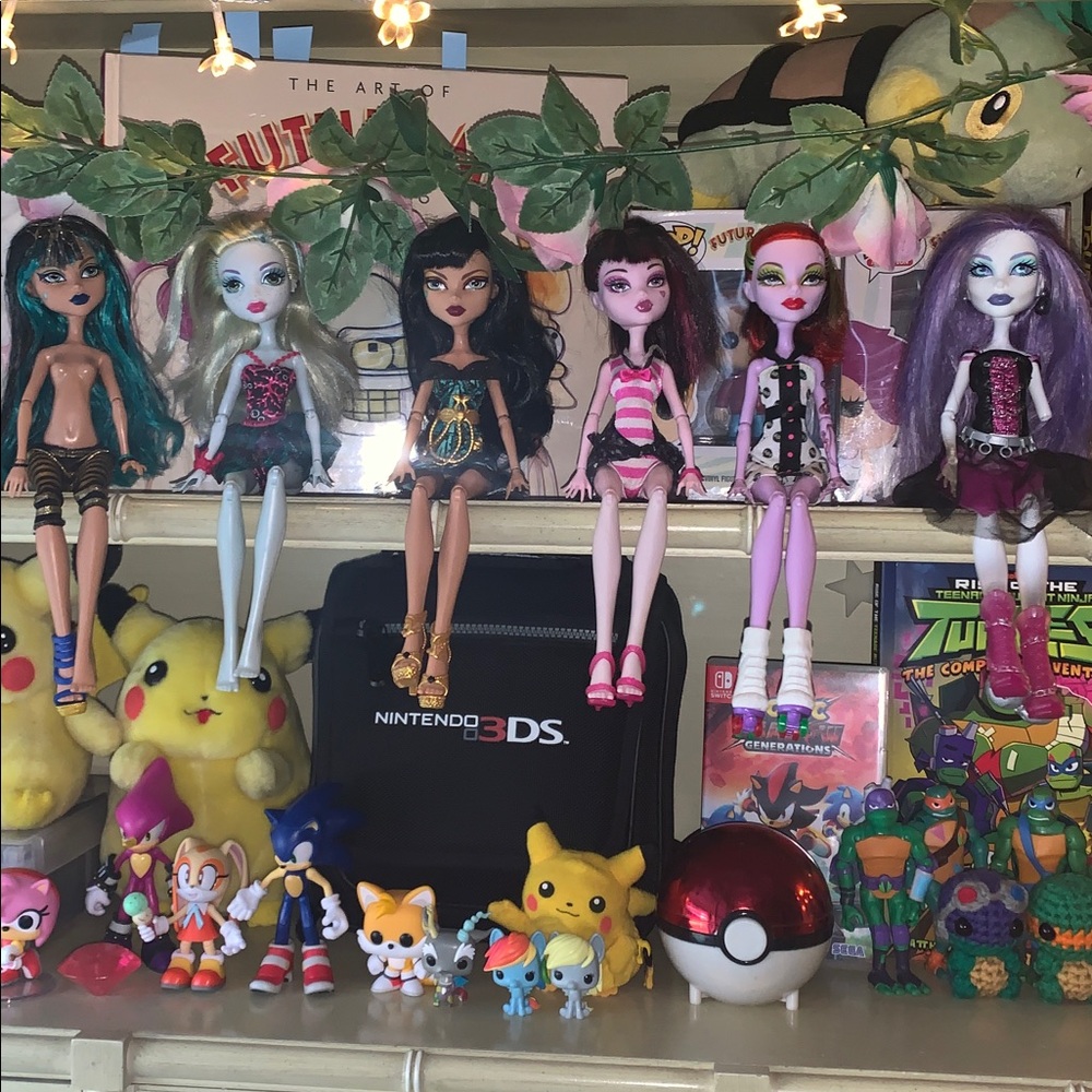 Lot of 6 monster high dolls READ DISC